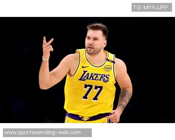 东契奇因左腿筋酸痛退赛雷迪克表示判断伤情尚需时日