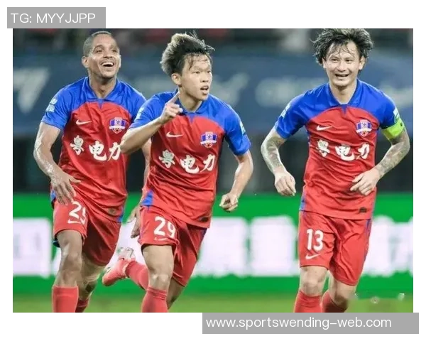 梅州队凭借茹子楠远射小角度破门暂时领先海牛队