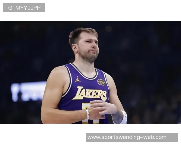 东契奇因左腿筋酸痛退赛雷迪克表示判断伤情尚需时日