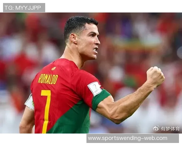 克雷桑身穿巴西9号球衣现场助威激情对决韩国队